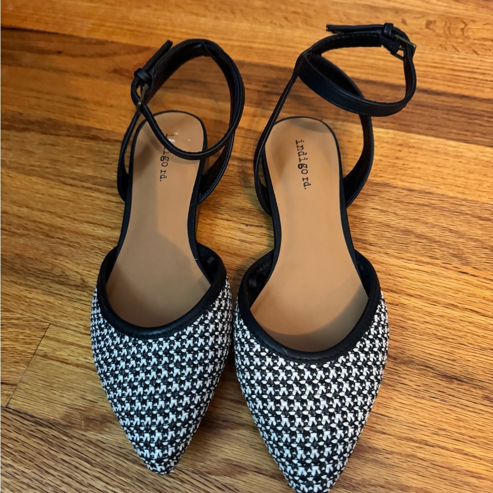 Indigo Women's Black and White Patterned Flats